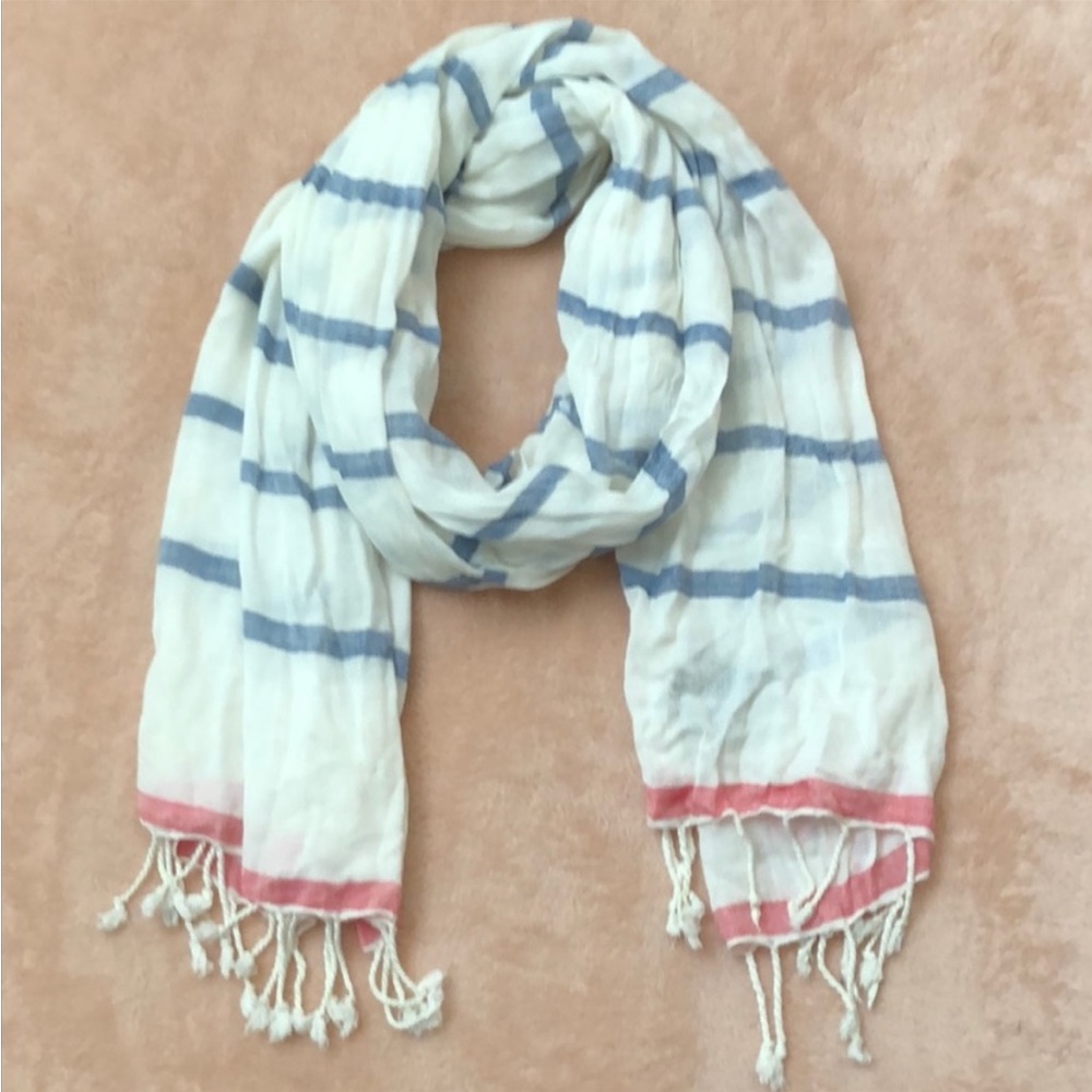 Vince Camuto Scarf. NWOT
